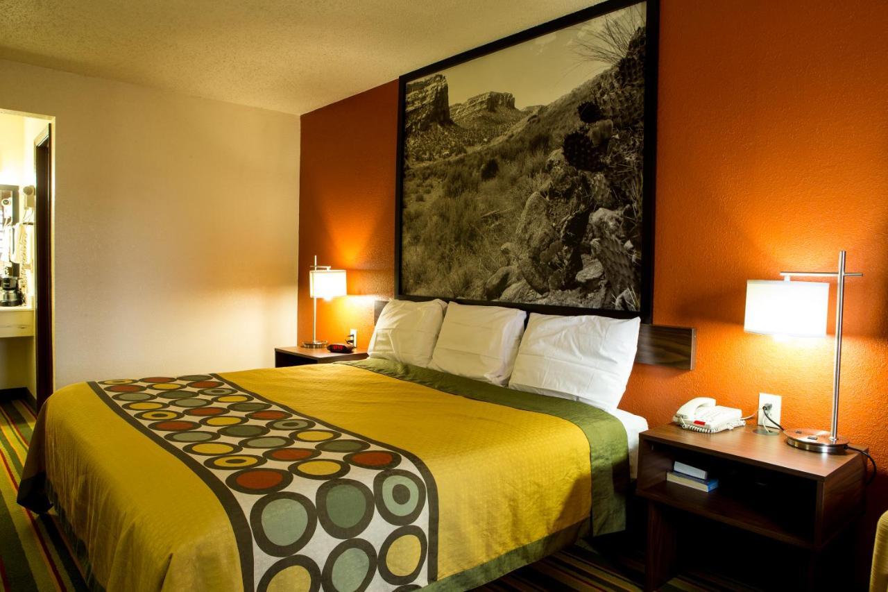 Super 8 By Wyndham Woodward Hotel Kültér fotó