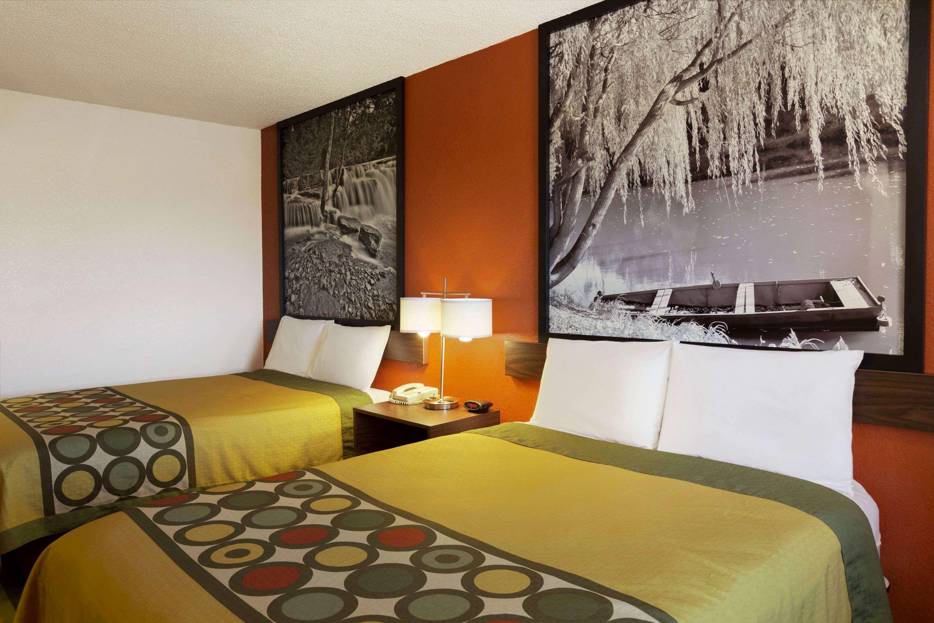 Super 8 By Wyndham Woodward Hotel Kültér fotó